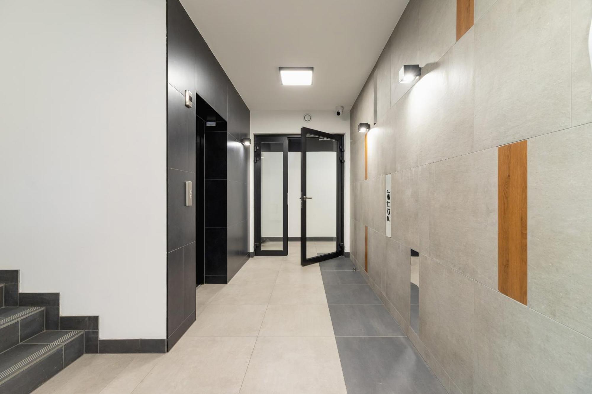 Apartment Ceglana Park Bright Balcony & Parking By Renters *
